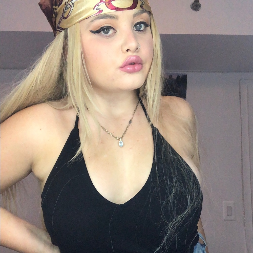 Must have black top